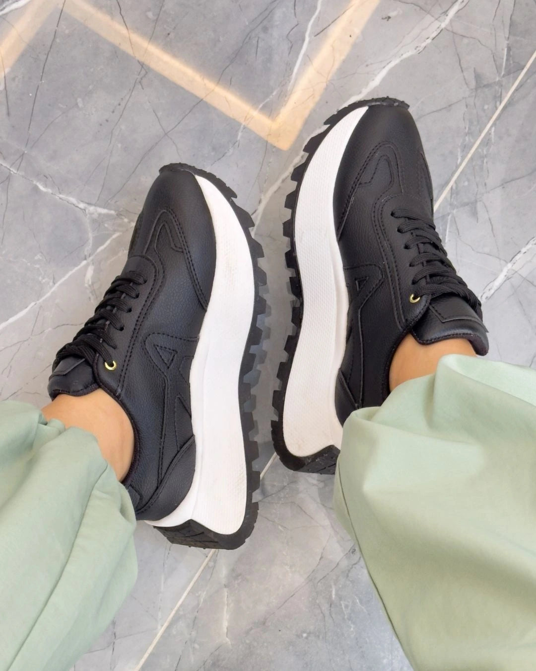 Tenis Agape Black