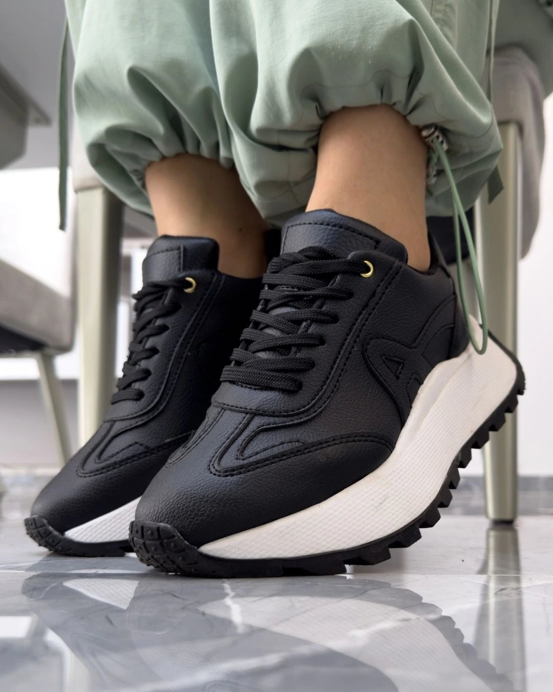Tenis Agape Black